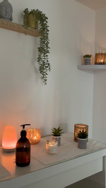 Candles and plants in Doll Beauty’s treatment room